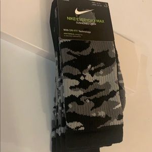 camouflage nike socks